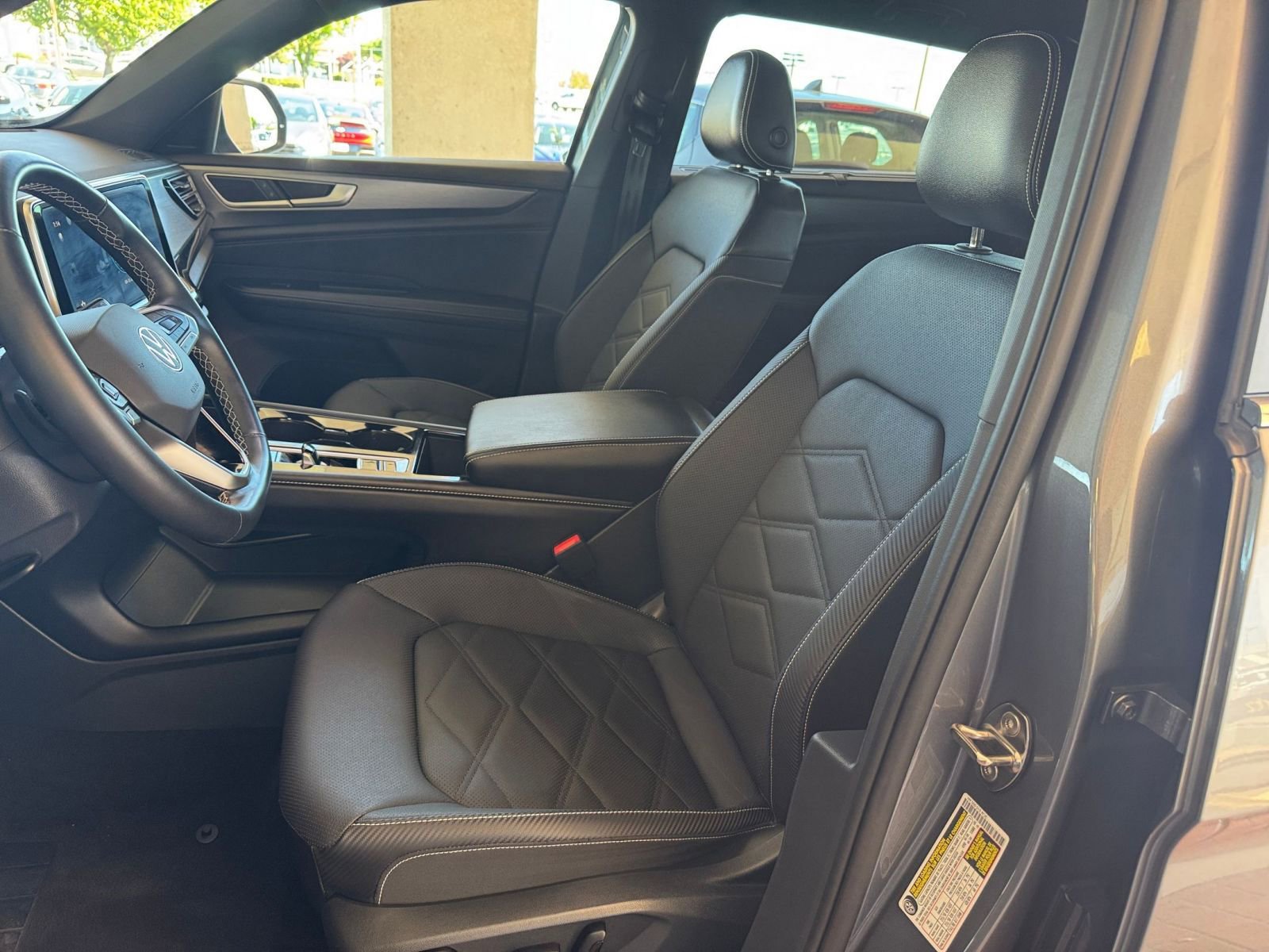 Used 2025 Volkswagen Atlas Cross Sport SE image 38