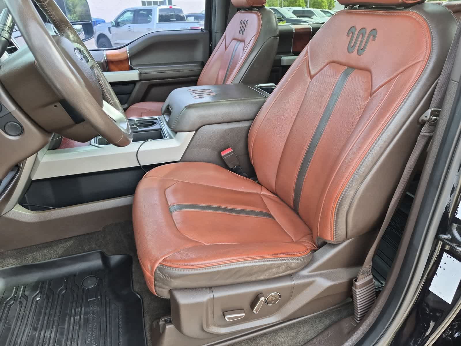 Used 2018 Ford F250 King Ranch w/ King Ranch Ultimate Package AWD/4WD image 16