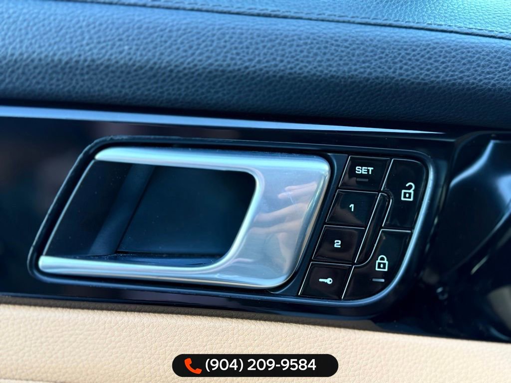 Used 2020 Porsche Panamera 4 image 19