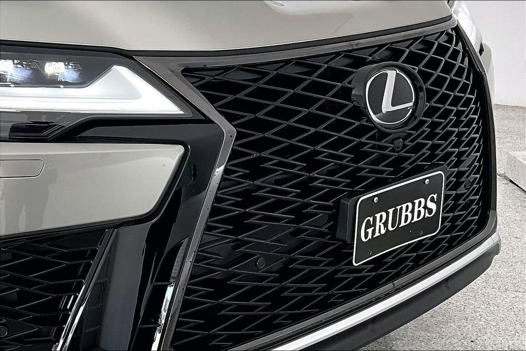 Used 2025 Lexus LX 700h F Sport image 38