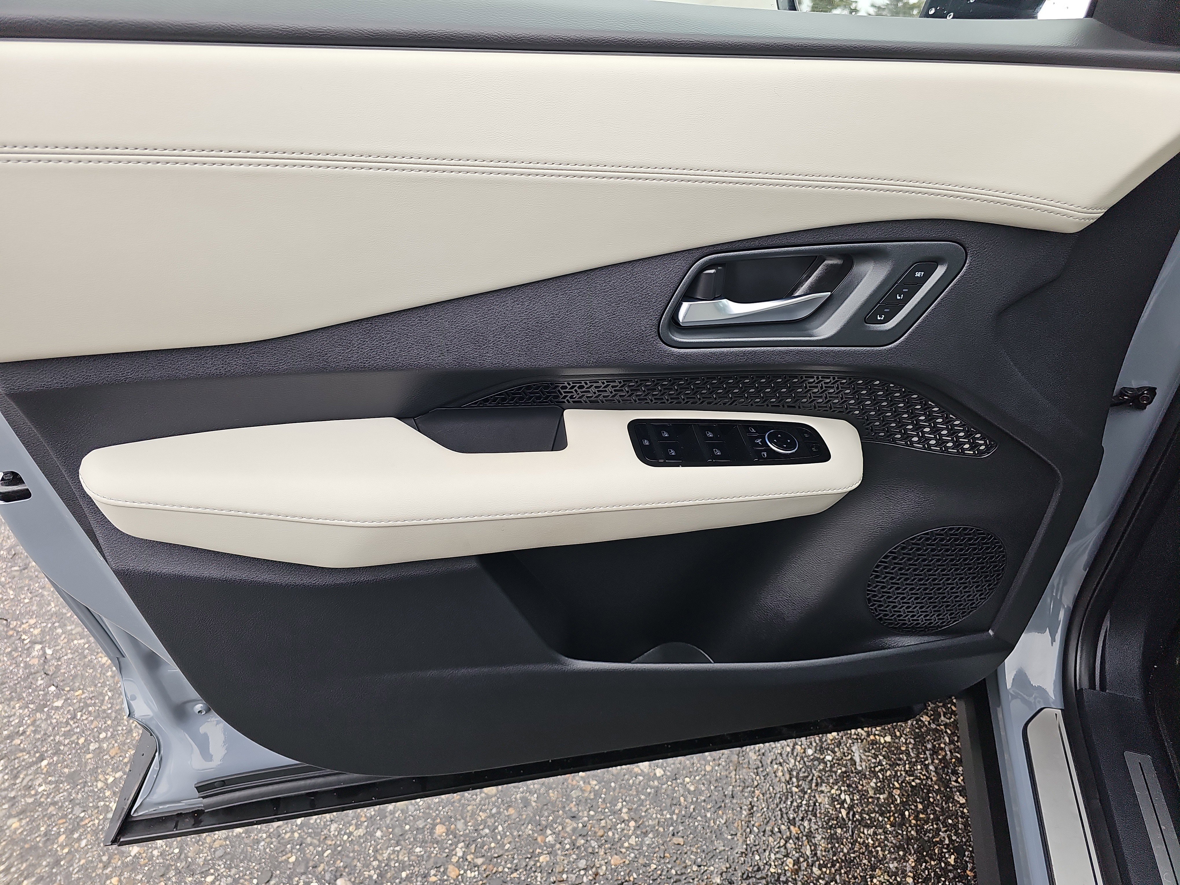 Certified 2025 Nissan Ariya EVOLVE+ image 15