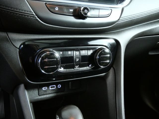 Used 2022 Buick Encore GX Essence w/ Experience Buick Package AWD/4WD image 21