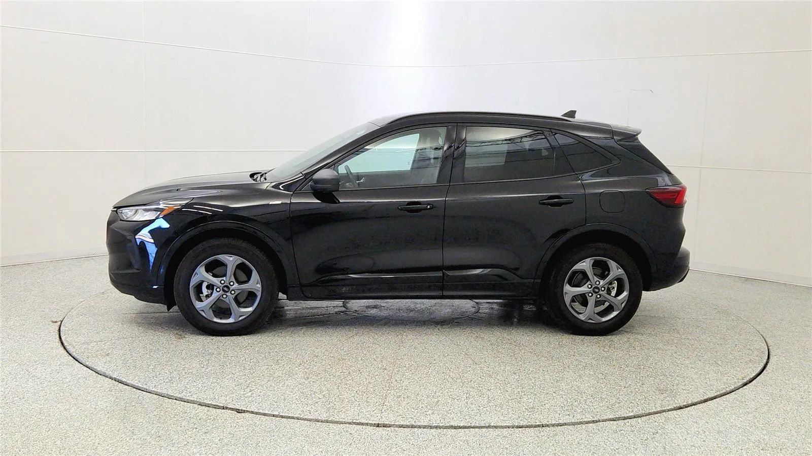 Used 2023 Ford Escape ST-Line w/ Tech Pack #1 image 4
