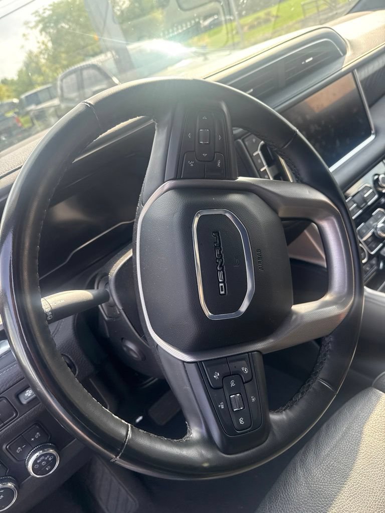 Used 2024 GMC Yukon XL Denali AWD/4WD image 4