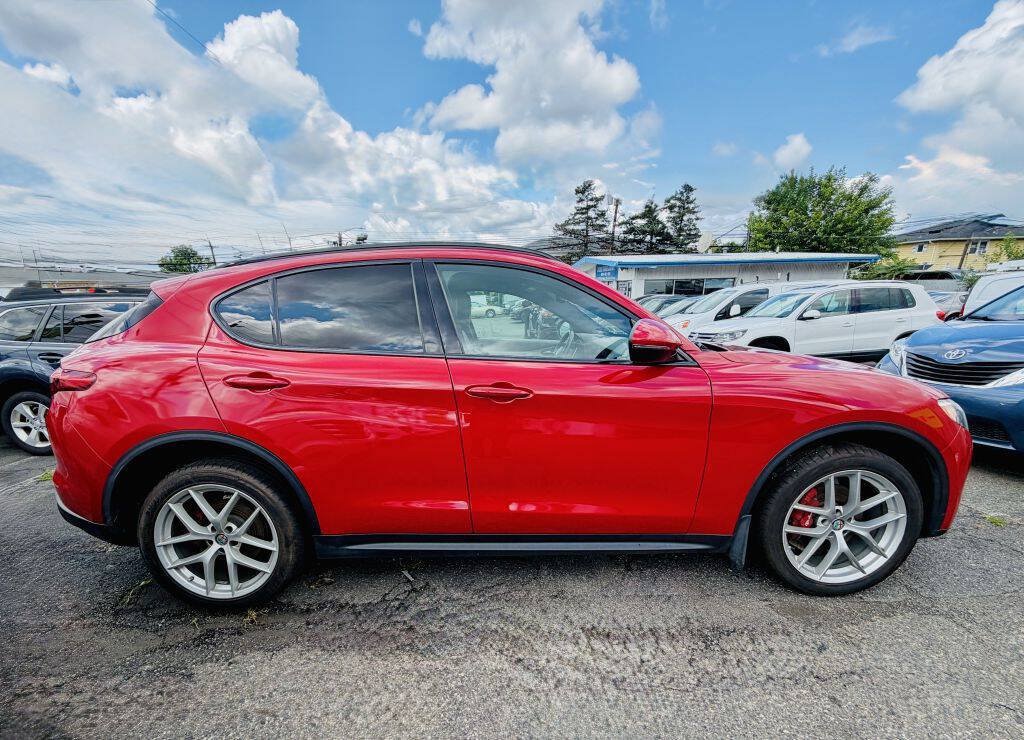 Used 2018 Alfa Romeo Stelvio Ti Sport AWD/4WD image 7
