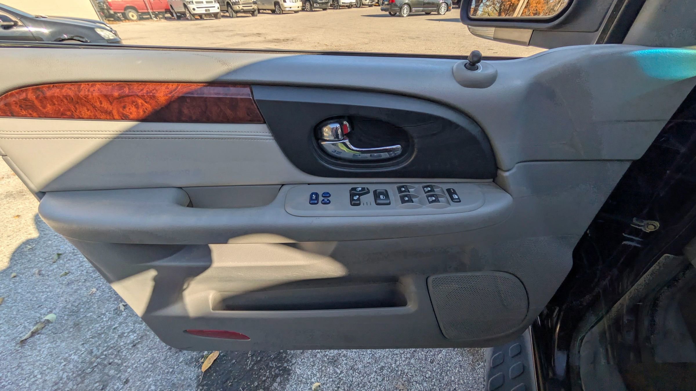 Used 2008 GMC Envoy SLT image 10