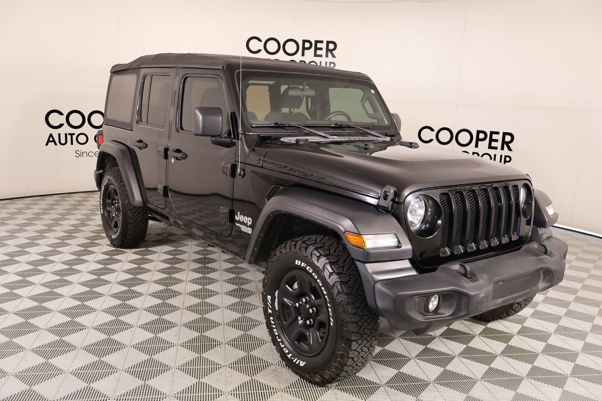 Used 2020 Jeep Wrangler Unlimited Sport image 1