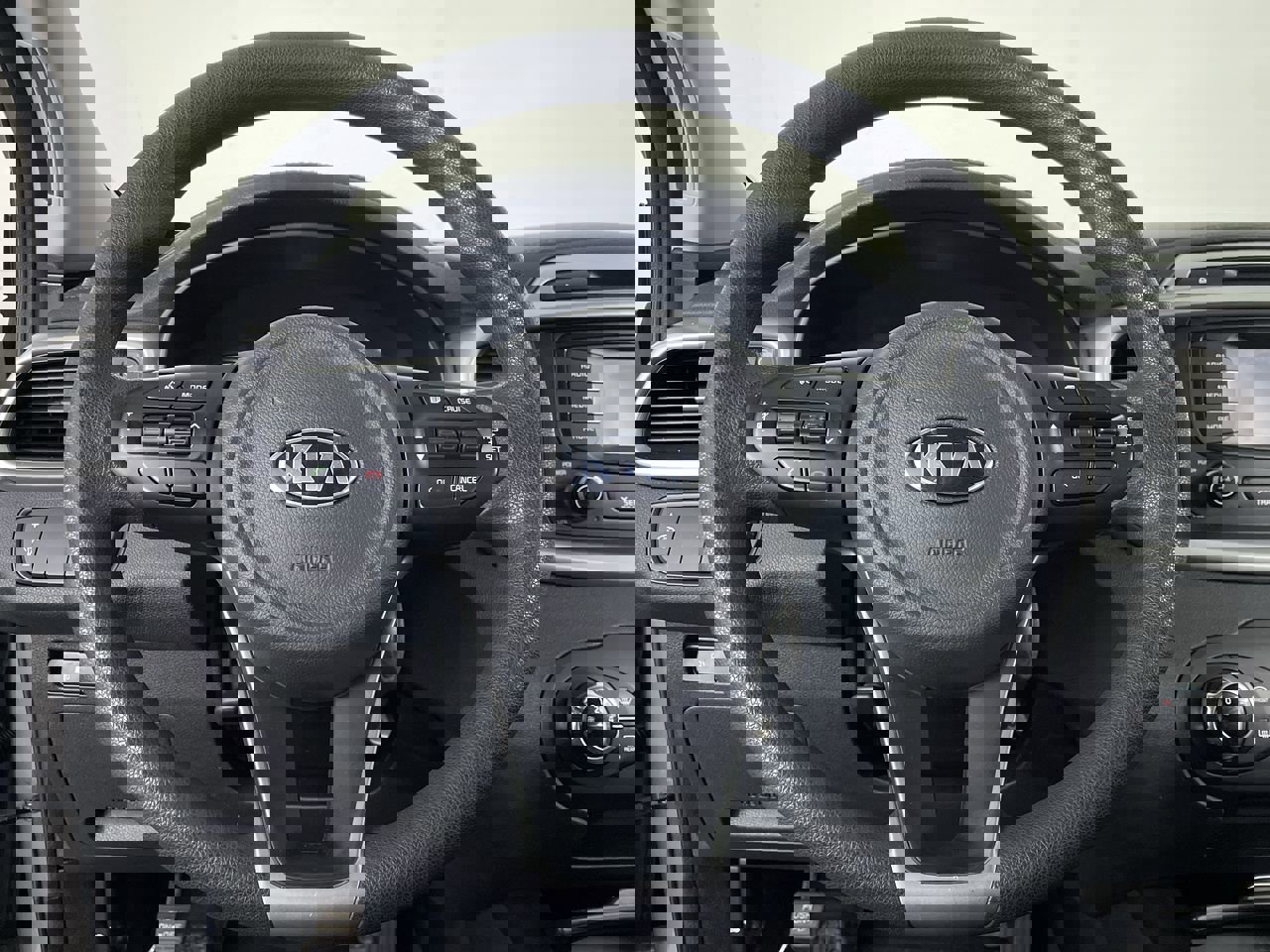 Used 2018 Kia Sorento L image 13