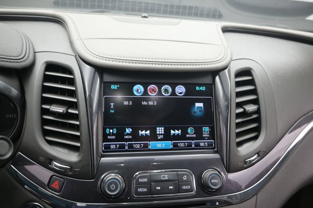 Used 2018 Chevrolet Impala Premier FWD image 13