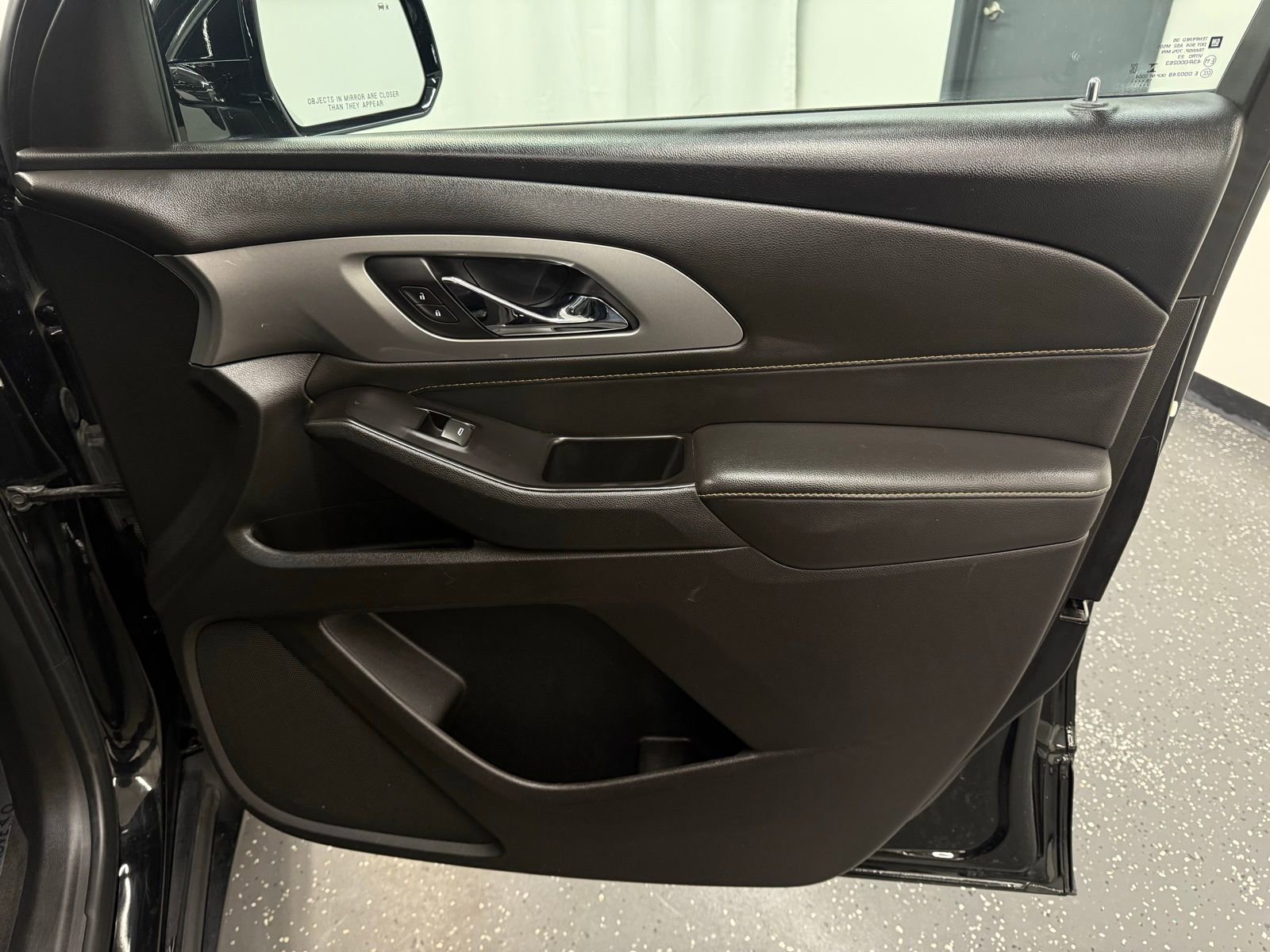 Used 2020 Chevrolet Traverse LT image 7