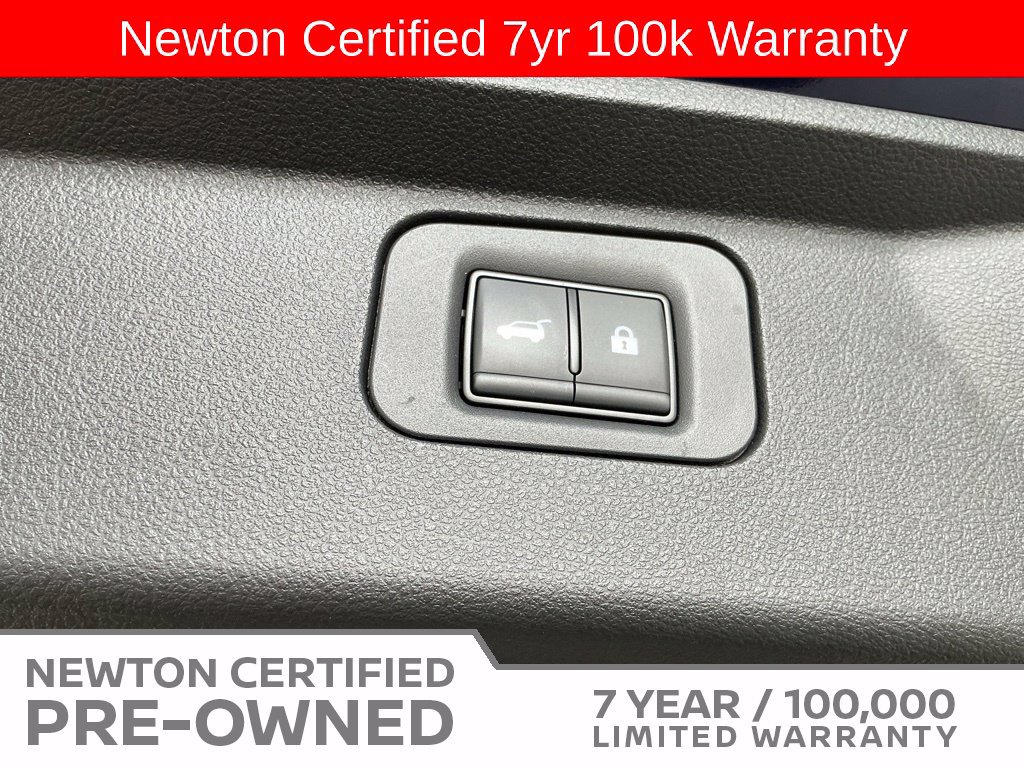 Used 2025 Nissan Armada Platinum w/ Convenience Package RWD image 38