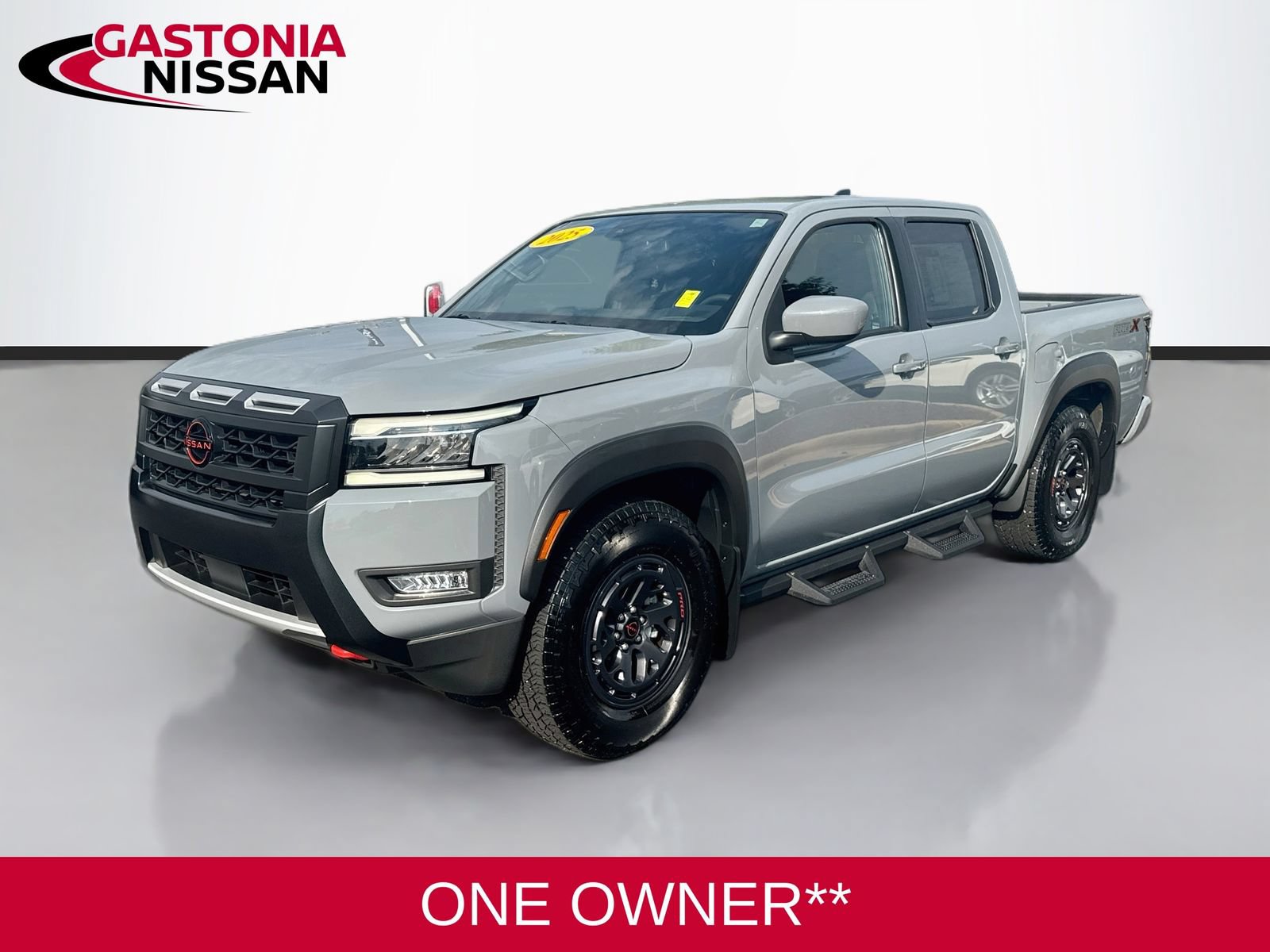 Used 2025 Nissan Frontier Pro-X RWD image 3