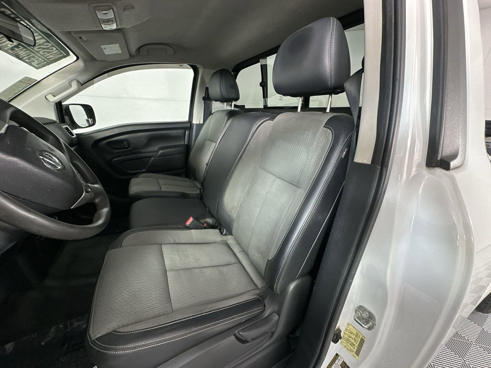 Used 2017 Nissan Titan S RWD image 11