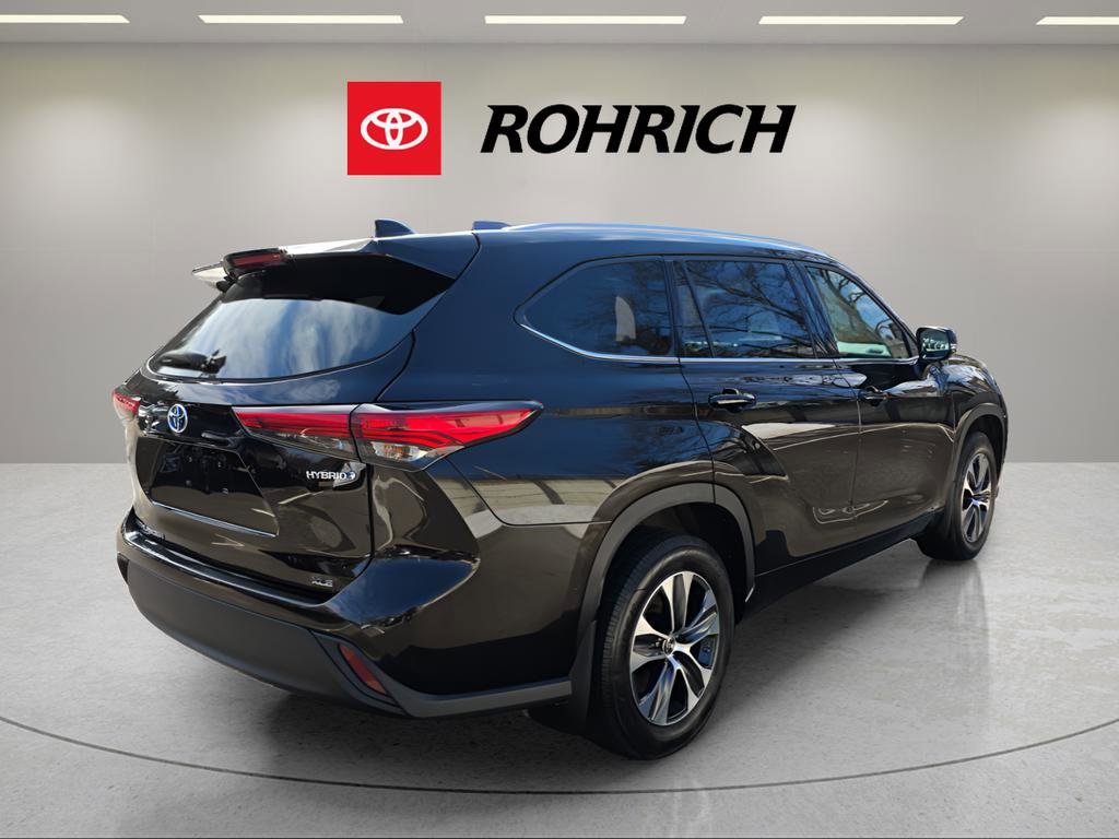 Used 2022 Toyota Highlander XLE image 6