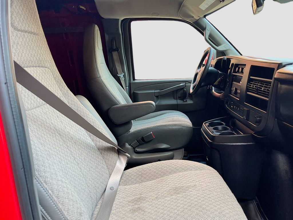 Used 2024 Chevrolet Express 2500 image 23
