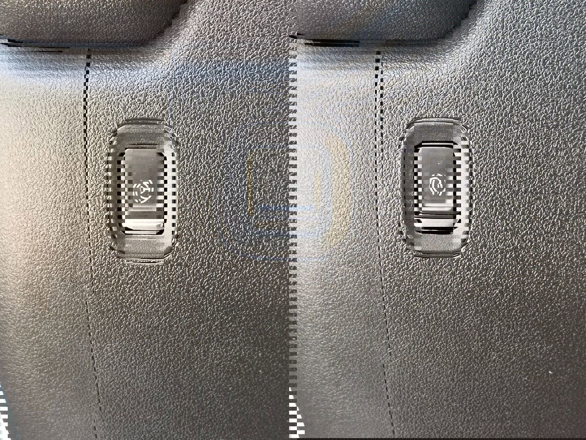 Used 2021 Chevrolet Silverado 1500 Custom image 42