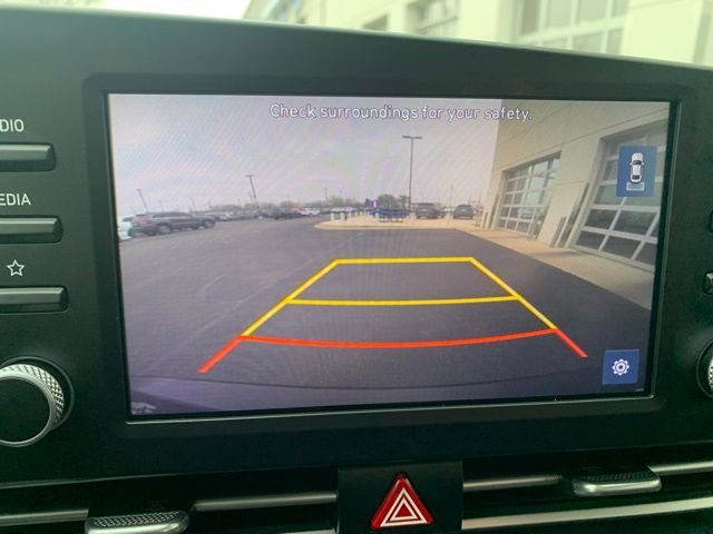 Used 2023 Hyundai Elantra SEL image 11