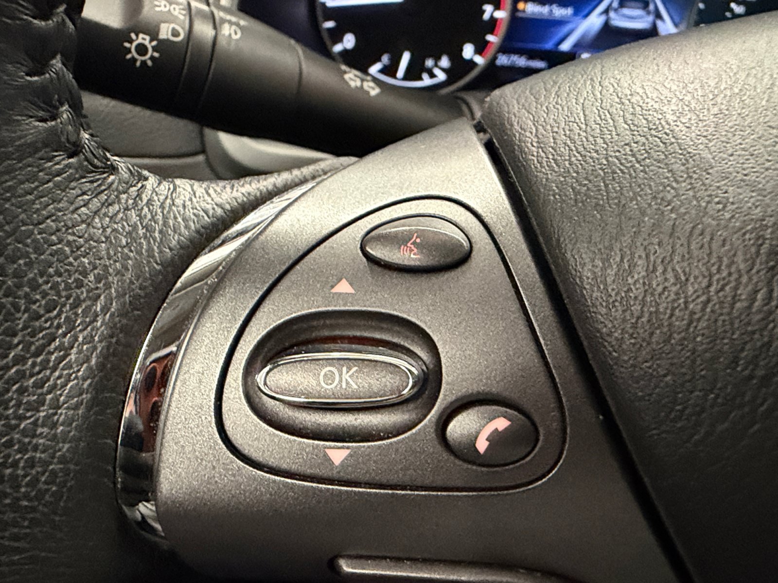 Used 2024 Nissan Murano SV w/ SV Midnight Edition Package FWD image 38