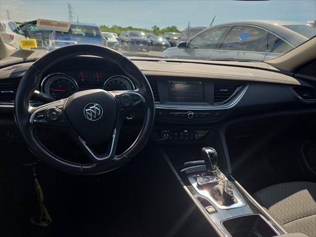 Used 2018 Buick Regal Preferred w/ Driver Confidence Package #1 FWD image 23