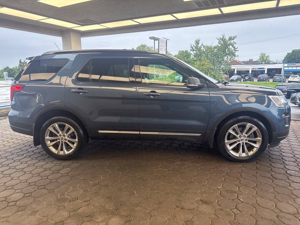 Used 2019 Ford Explorer XLT w/ Equipment Group 202A AWD/4WD image 5