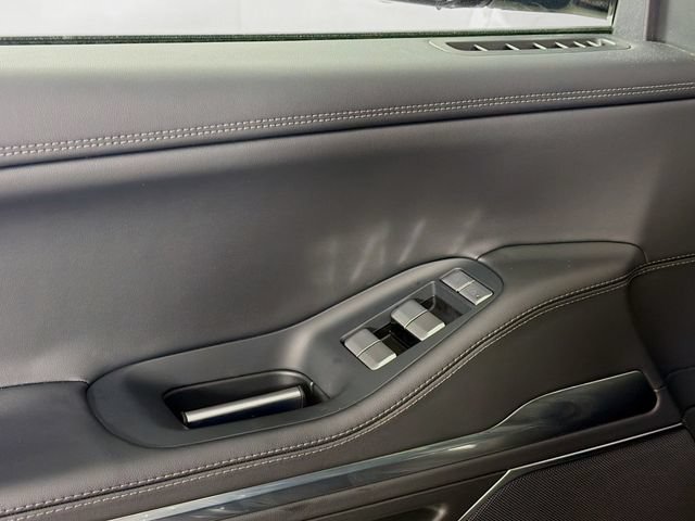 New 2026 Lincoln Navigator Premiere AWD/4WD image 18