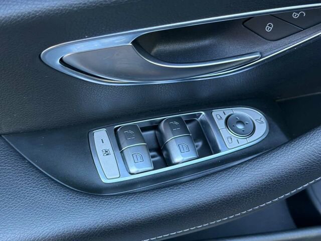 Used 2018 Mercedes-Benz E 300 image 14