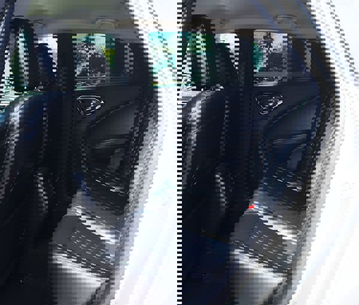 Used 2017 Chrysler 200 Limited Platinum image 33