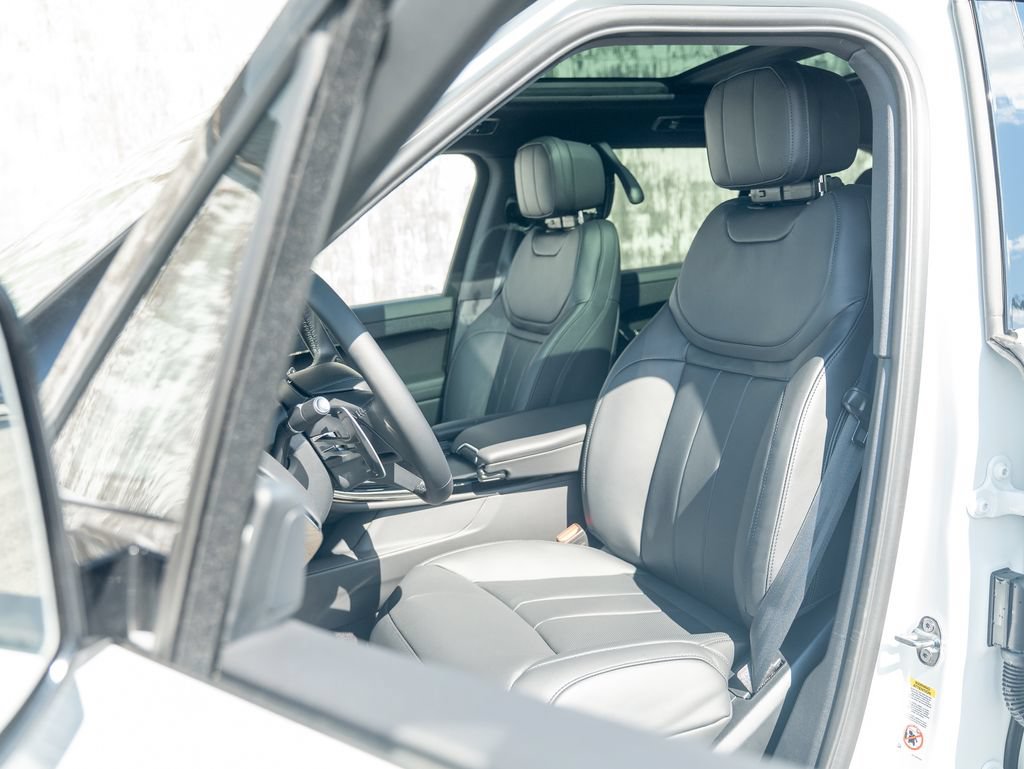 New 2026 Land Rover Range Rover Sport Dynamic SE AWD/4WD image 19