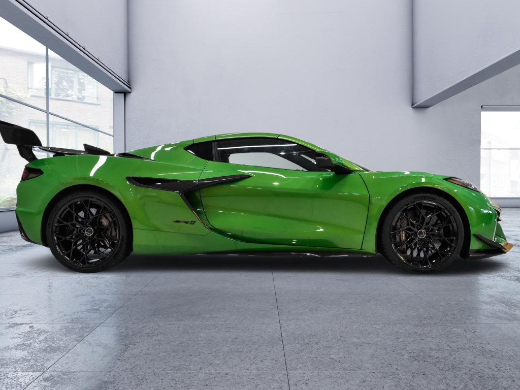 Used 2026 Chevrolet Corvette ZR1 w/ ZR1 Carbon Fiber Aero Package RWD image 8