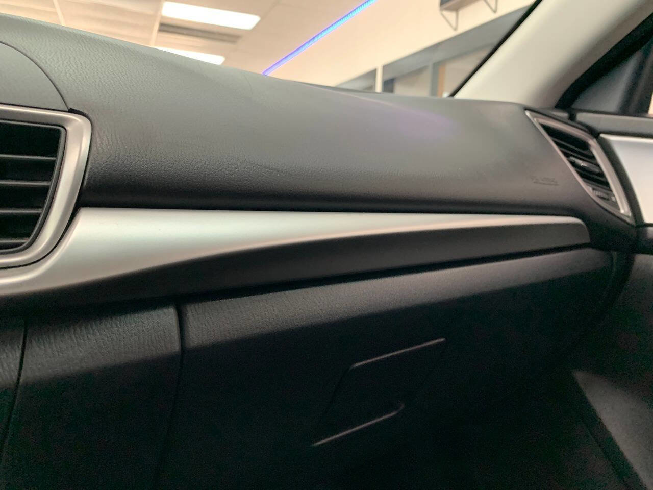 Used 2018 MAZDA MAZDA3 Sport FWD image 15