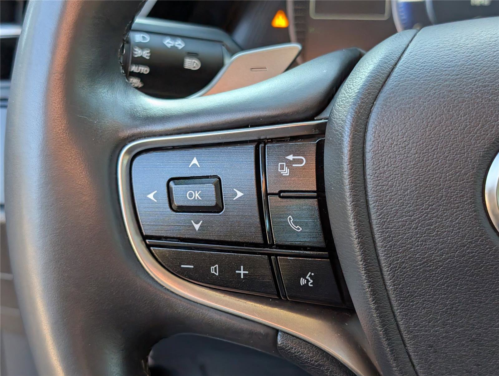 Certified 2022 Lexus ES 350 w/ Premium Package image 21