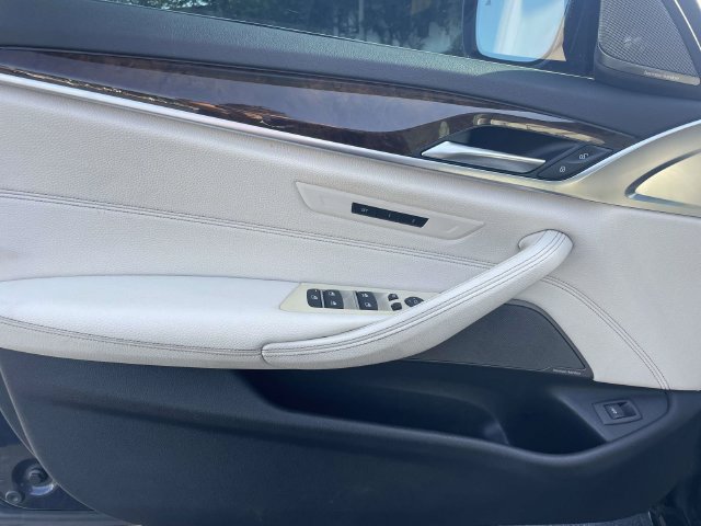 Used 2019 BMW 530i xDrive w/ Convenience Package AWD/4WD image 16