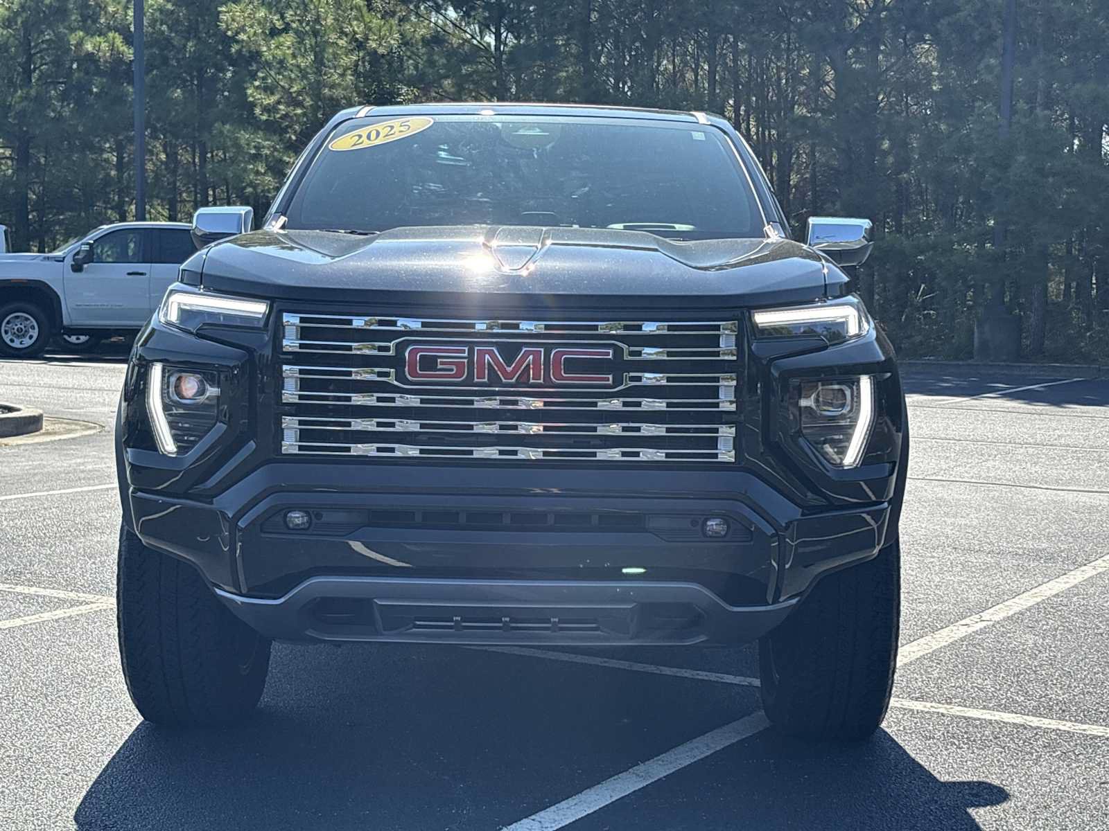 Used 2025 GMC Canyon Denali AWD/4WD image 24
