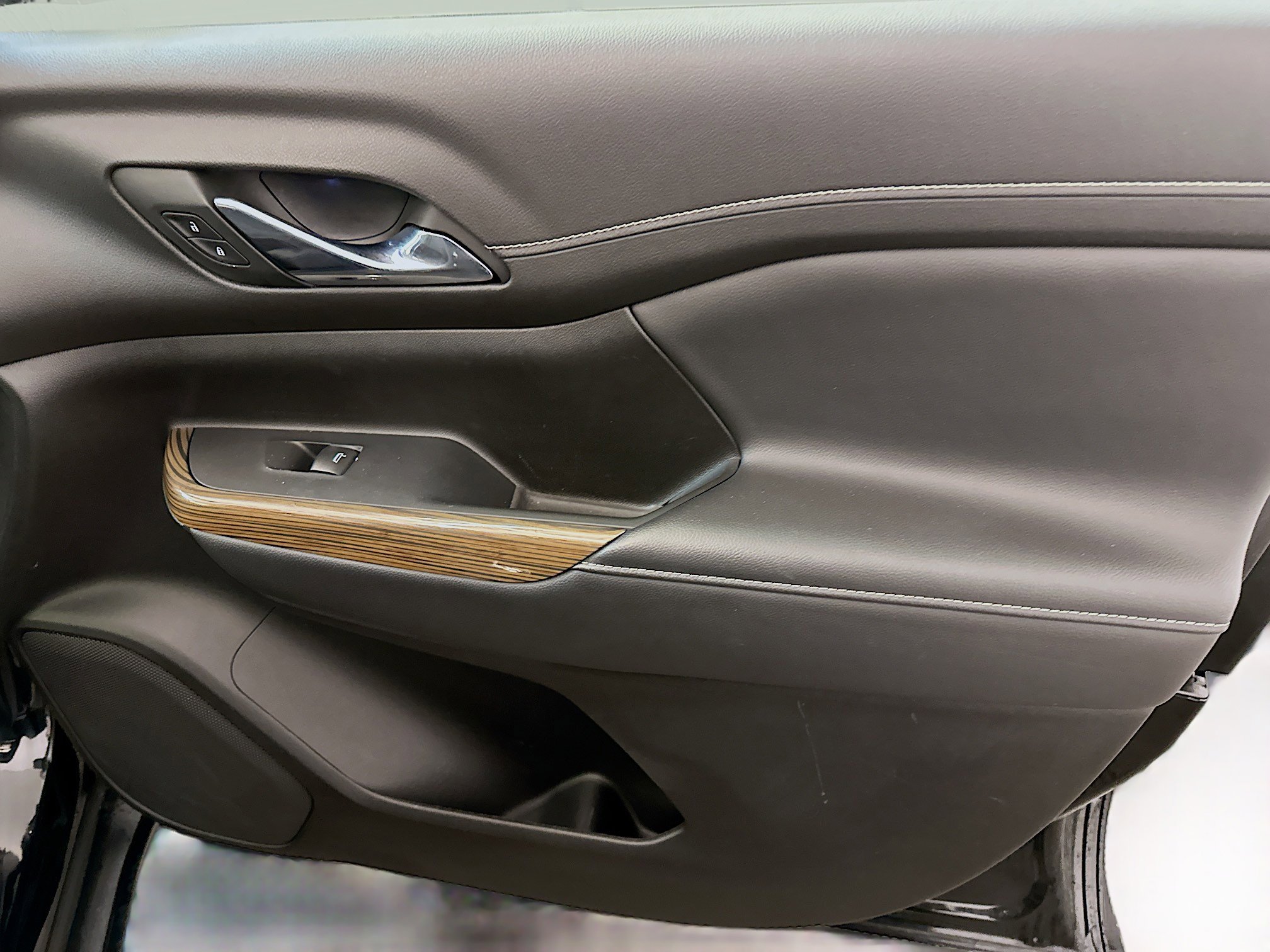 Used 2023 GMC Acadia SLE w/ Driver Convenience Package image 35