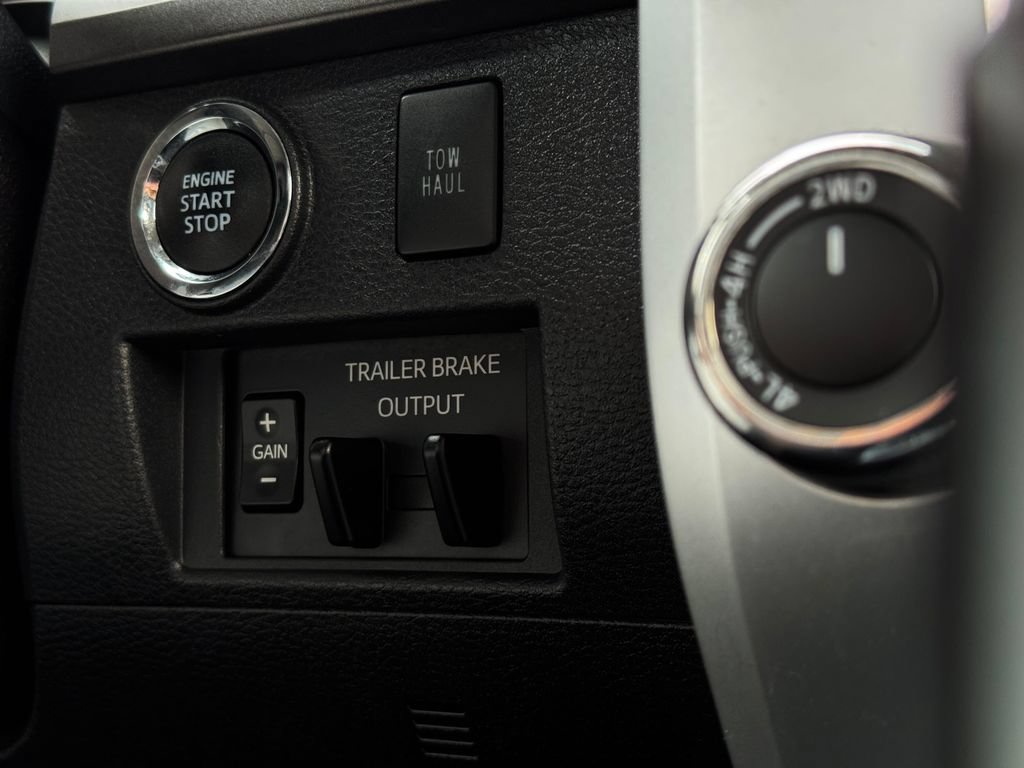 Used 2021 Toyota Tundra SR5 AWD/4WD image 30