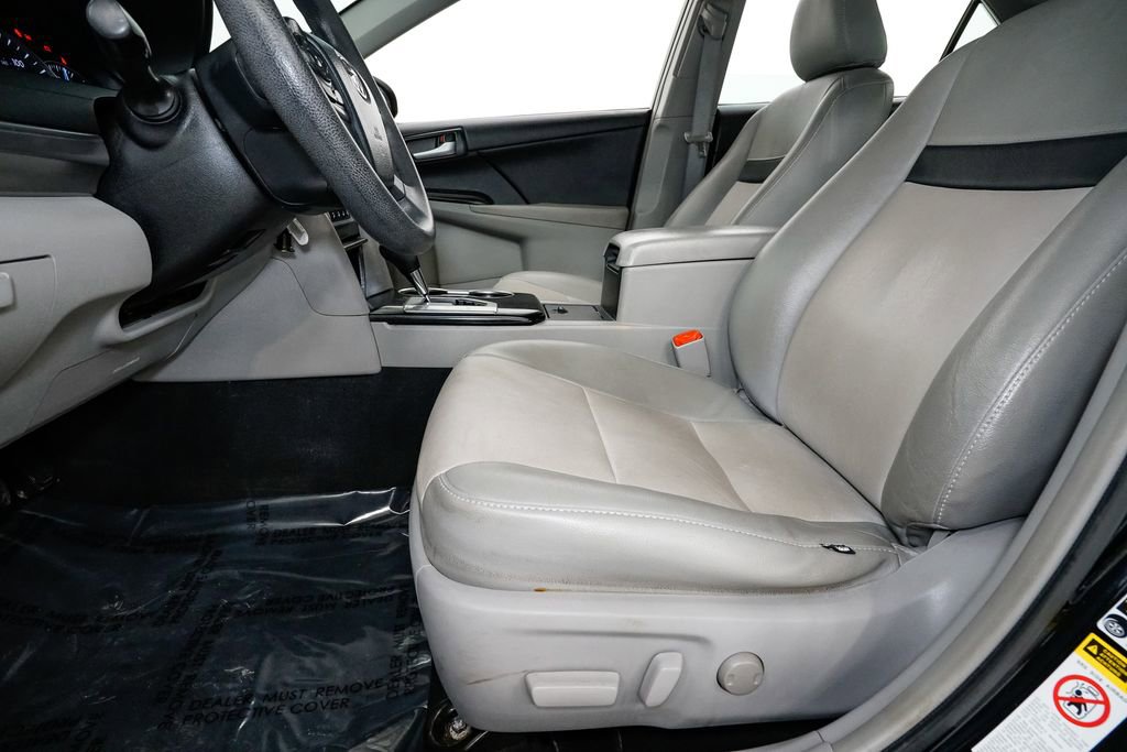 Used 2013 Toyota Camry LE image 9