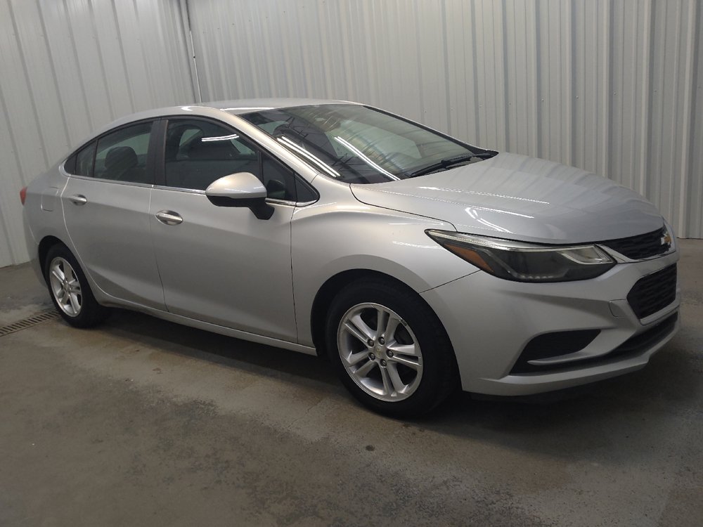 Used 2017 Chevrolet Cruze LT w/ Convenience Package FWD image 11
