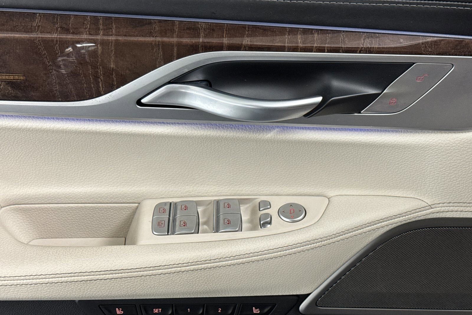 Used 2019 BMW 740i w/ Executive Package image 14