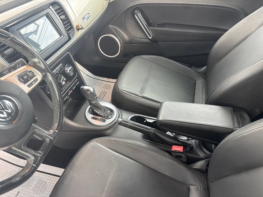 Used 2014 Volkswagen Beetle 1.8T FWD image 24