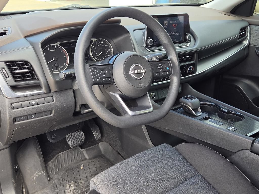 Used 2023 Nissan Rogue SV FWD image 27