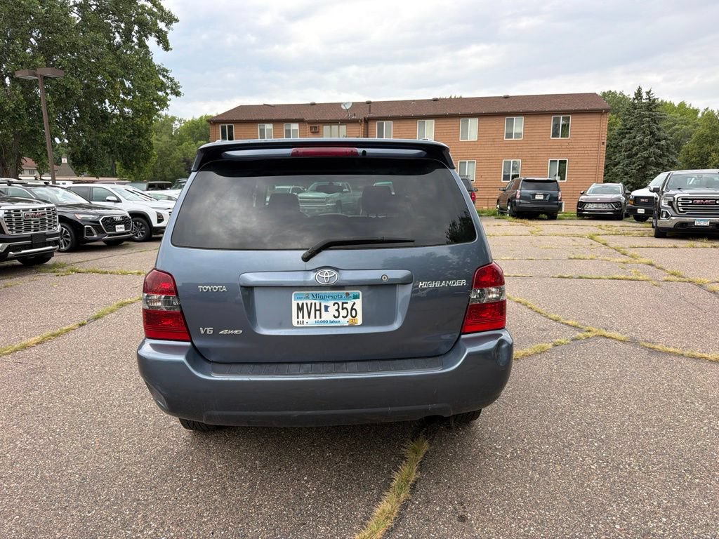 Used 2005 Toyota Highlander Limited w/ Leather Trim Pkg AWD/4WD image 6
