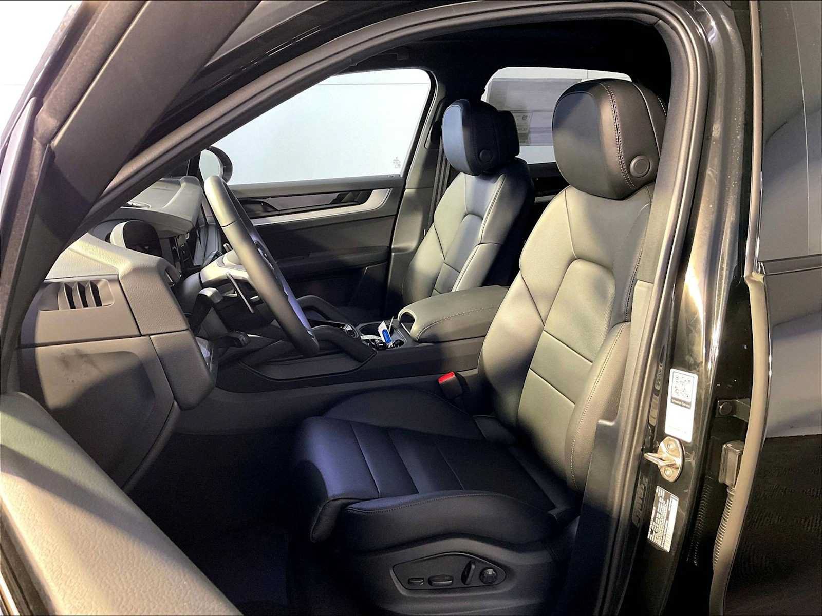 New 2026 Porsche Cayenne AWD/4WD image 5