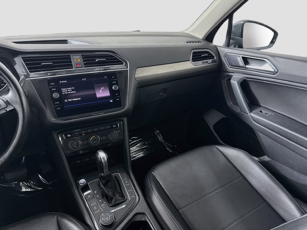 Used 2018 Volkswagen Tiguan SE AWD/4WD image 27