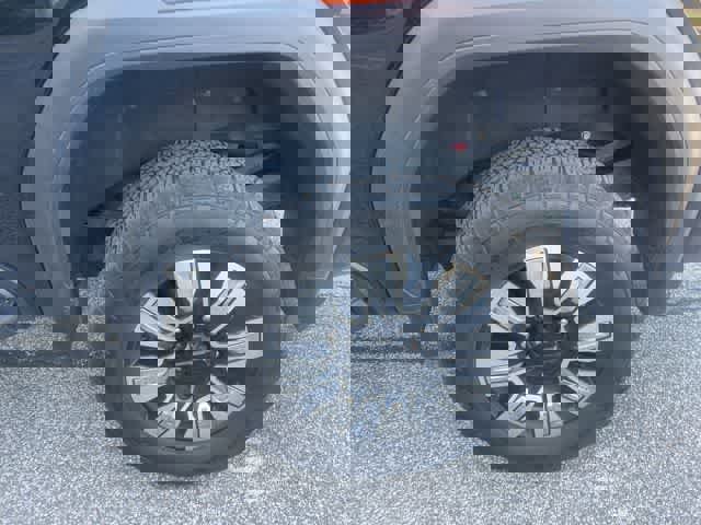 Used 2024 GMC Sierra 3500 Denali w/ Technology Package image 7