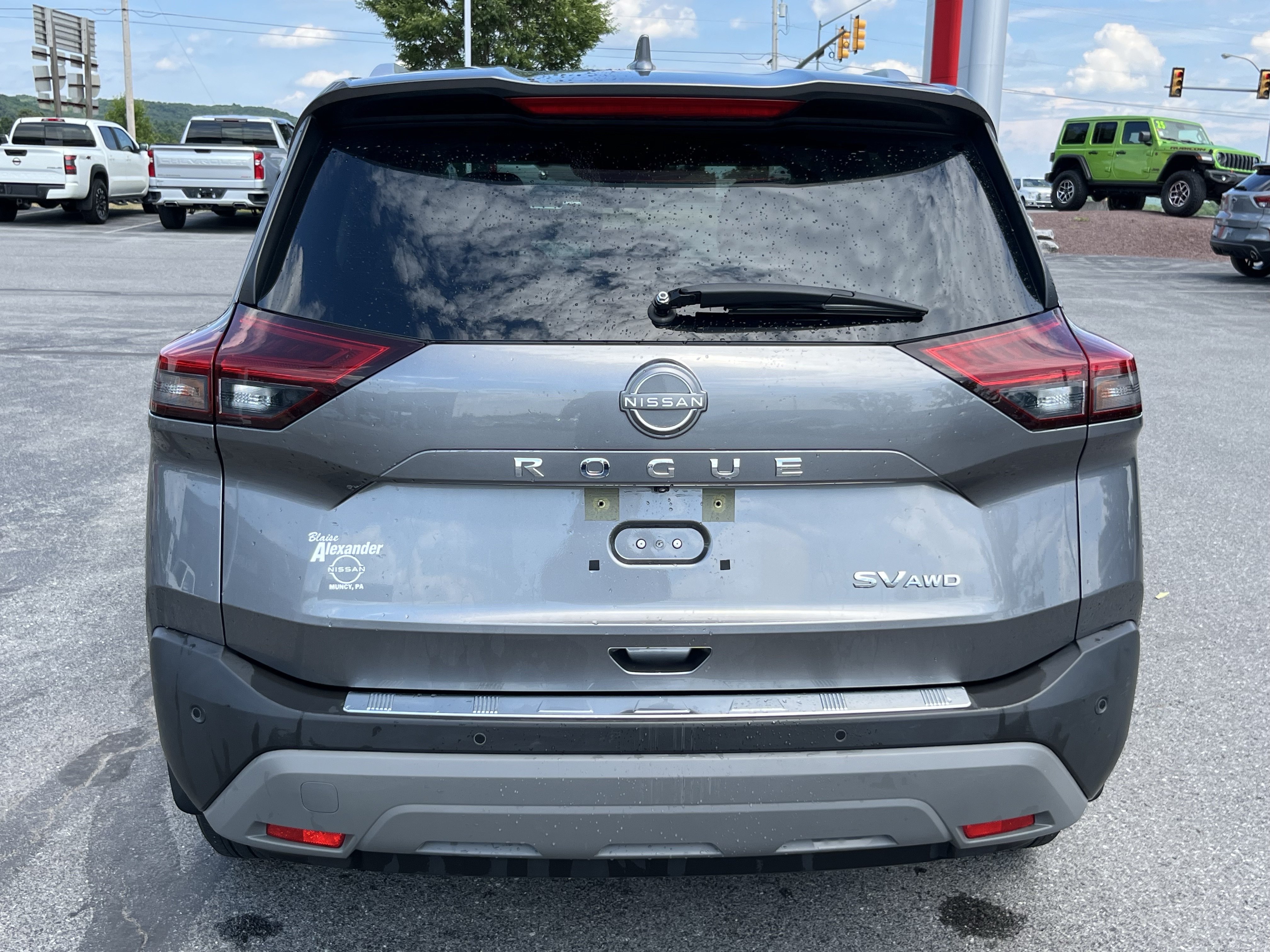 Used 2023 Nissan Rogue SV w/ SV Premium B Package AWD/4WD image 6