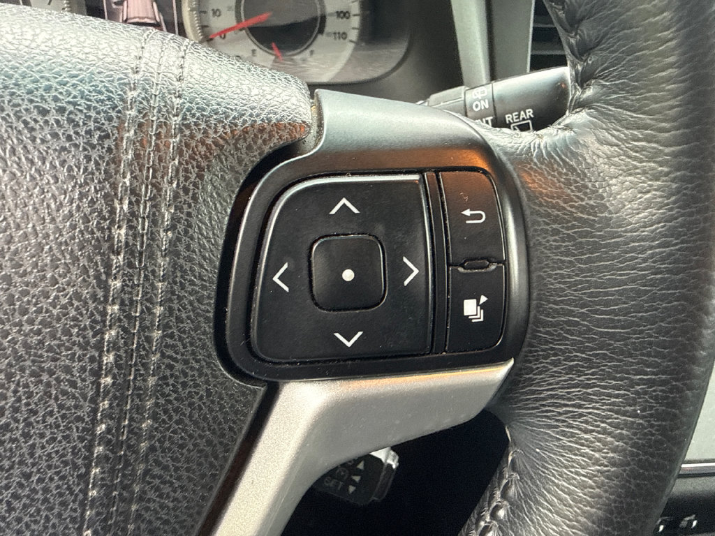 Used 2017 Toyota Sienna SE w/ SE Preferred Package FWD image 28