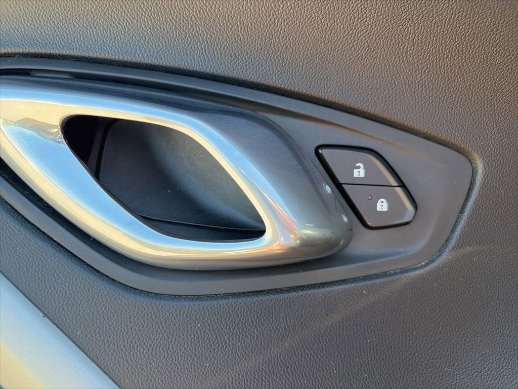 Used 2020 Chevrolet Camaro LT image 20