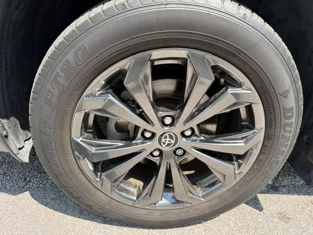 Certified 2022 Toyota RAV4 XLE Premium AWD/4WD image 4