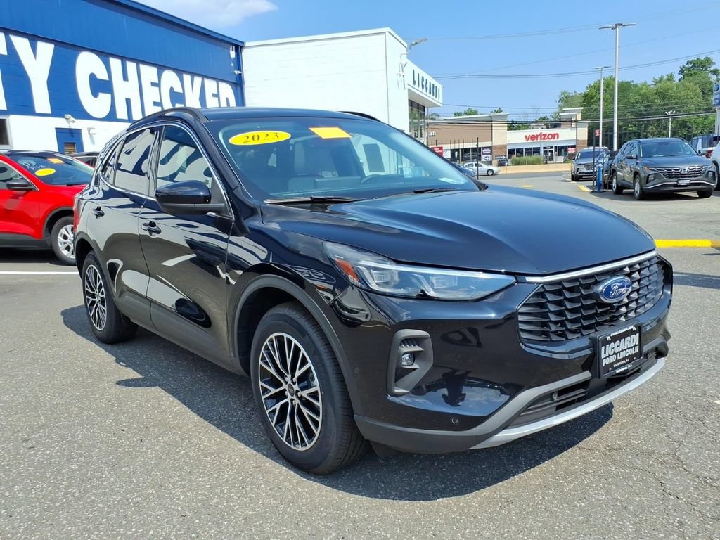 New 2023 Ford Escape SE w/ PHEV Premium Package