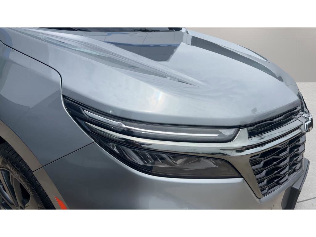 Used 2023 Chevrolet Equinox RS w/ RS Leather Package FWD image 2